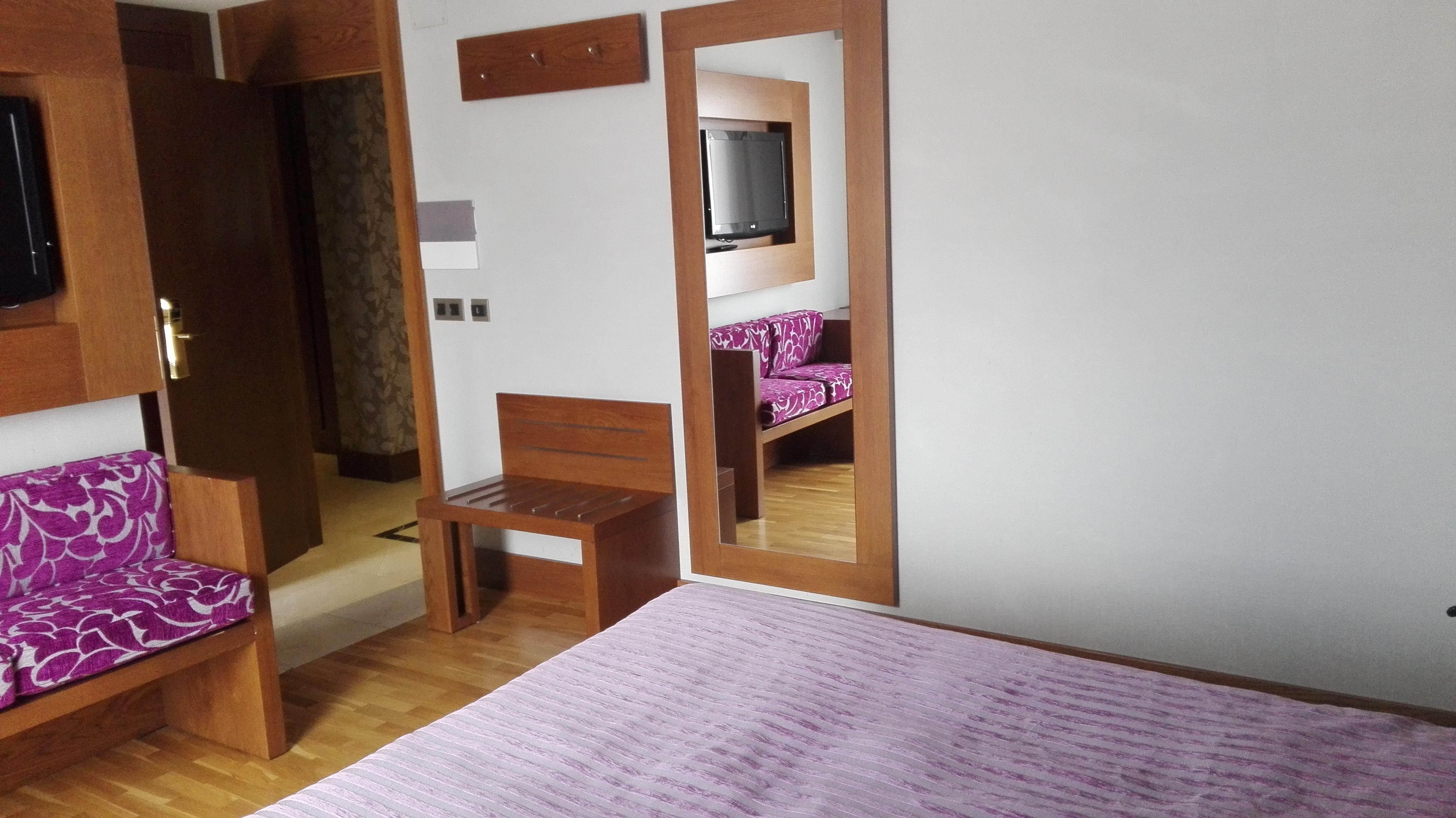 Hotel Los Braseros Burgos Bagian luar foto