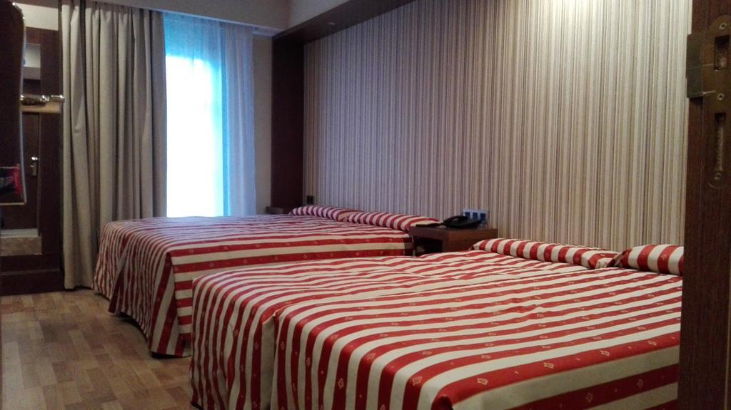 Hotel Los Braseros Burgos Bagian luar foto